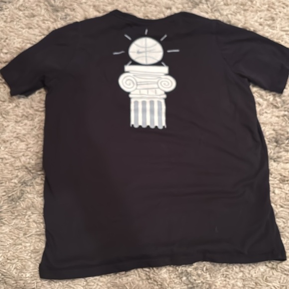 Nike dri-fit XL kids basketball shirt - Picture 3 of 3